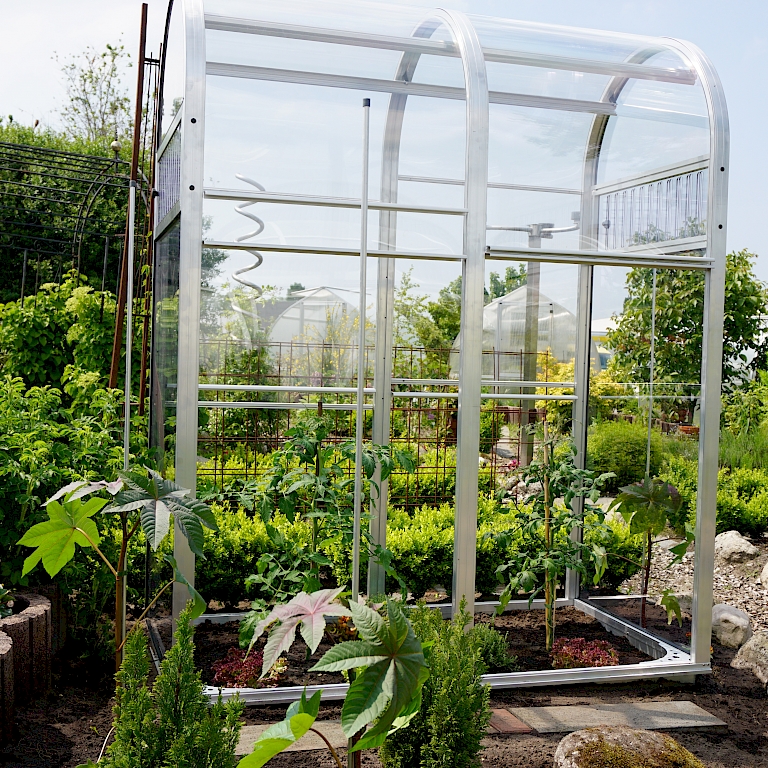 Für alle, die wenig Platz, aber Lust auf frisches Gemüse haben - Balkongewächshaus Terra von Hoklartherm